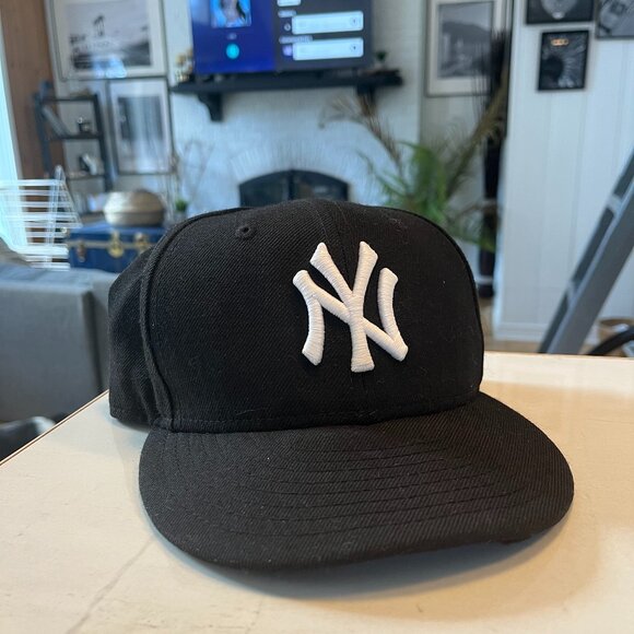 NEW ERA 5950 59FIFTY OFFICIAL NEW YORK YANKEES BLACK WHITE 7 1/8 LAURENT VUITTON - Picture 2 of 4